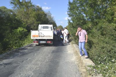 kamyonet-ve-otomobil-koprude-carpisti-2-yaral-3749954_o.jpg