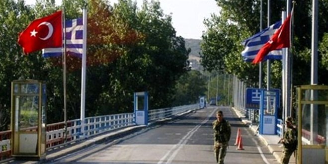 Türkiye'den Yunanistan'a geçmeye çalışan 2 terörist yakalandı