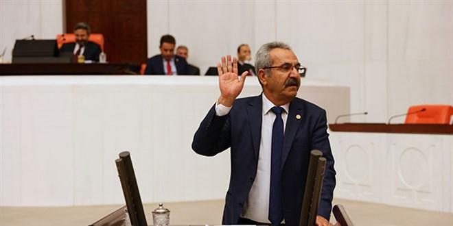 HDP eski Milletvekili terör örgütü üyeliğinden tutuklaandı