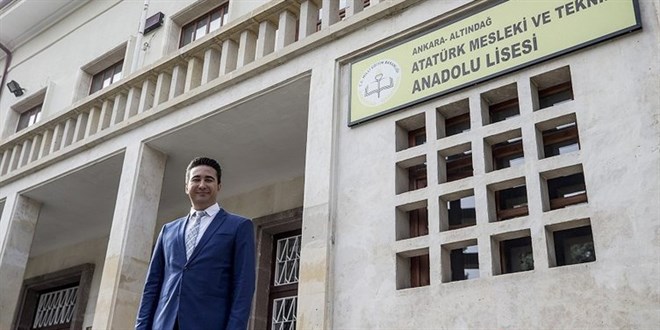 Şampiyon öğretmen! Dünya onu ve başarılarını konuşuyor