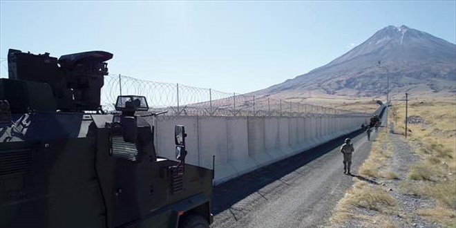 Güvenlik duvarı Mehmetçiğe 'kalkan' terörist ve kaçakçılara 'set' oluyor