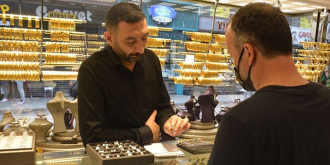 Kuyumcuda altın alan yok, satan çok