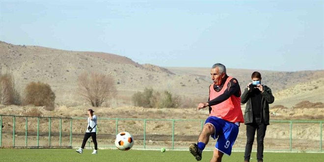 72'lik futbolcu, yeni takımındaki ilk maçında beğeni topladı