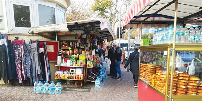 Hastane önü açıkhava AVM'si