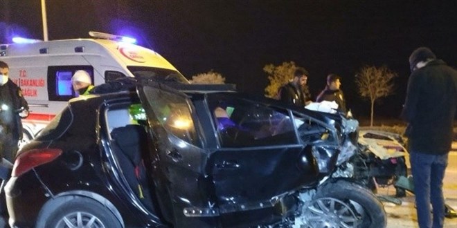 Konya'da katliam gibi kaza! 3 kişi öldü, hız kadranı 230'da takılı kaldı