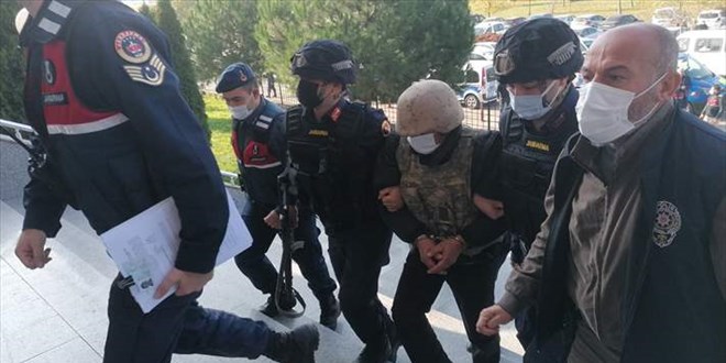 Arazi anlaşmazlığında baba ve oğlunu öldüren zanlı tutuklandı