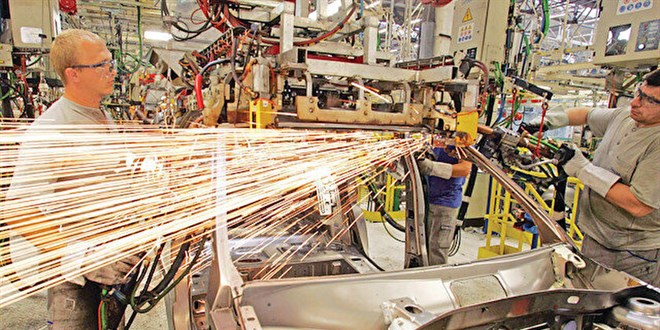 Merkez Bankası'nın faiz indirimi Aralık'ta da sürecek, üretim devam edecek
