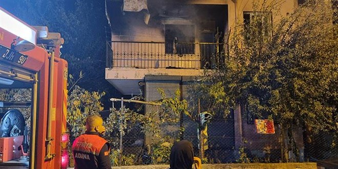 Kiracı sigara içerken evi yaktı!