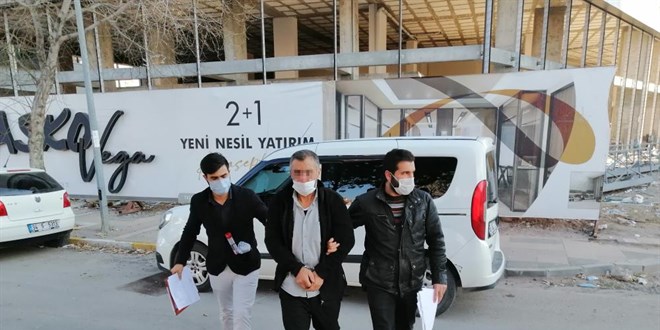 Eşini uyurken bıçaklayan koca adliyede