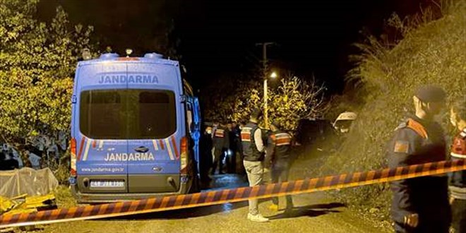 Arazi anlaşmazlığı nedeniyle amcası ve iki kuzenini öldürdü