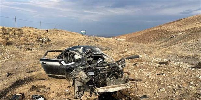 Aksaray'da devrilen otomobildeki 1 kişi öldü, 2 kişi yaralandı
