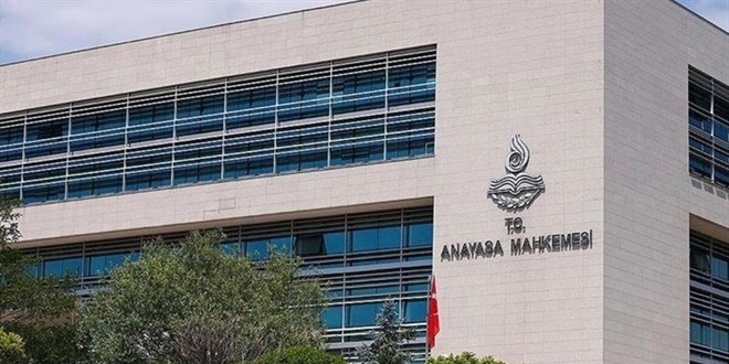AYM, 'Bakan'dan Eşine VIP Havuz' haberinde muhabiri haklı buldu