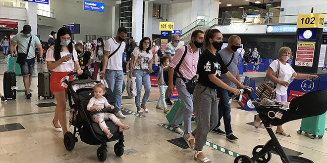 Antalya'ya gelen turist sayısı 9 milyona yaklaştı