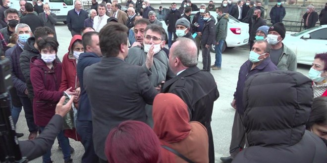 Akşener'e yönelttiği 'başbakan' sorusu sonrası tartaklandı