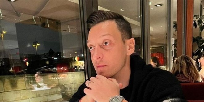 Mesut Özil yeni saatine 5.5 milyon lira ödedi