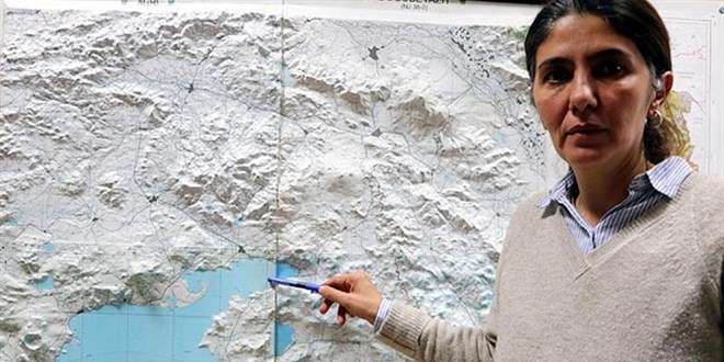 'Van Gölü'nün kuzeydoğusuna doğru deprem göçü var'