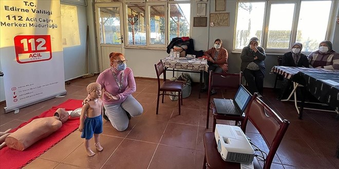 'İlk yardım melekleri' köylerde acil yardımı anlatıyor