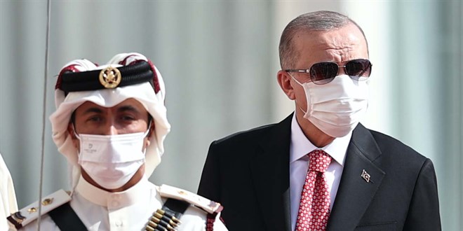 Erdoğan Katar'da resmi törenle karşılandı