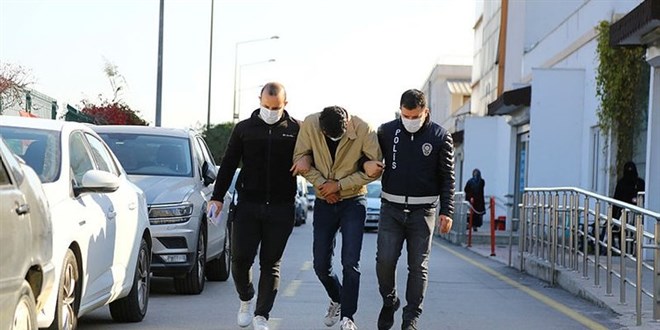 Yanında yatmayan eşe bıçaklı işkence