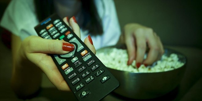 Fazla televizyon izlemek depresyona neden olabiliyor