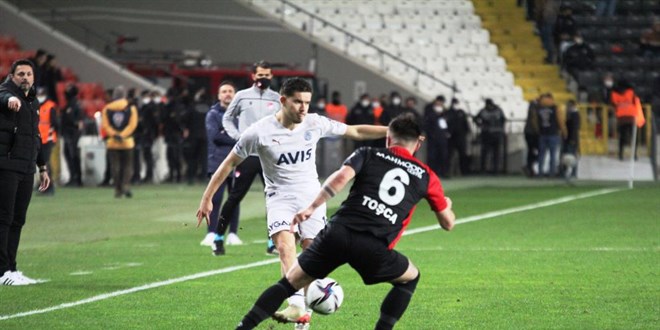 Fenerbahçe gol düellosunda Gaziantep'e kaybetti