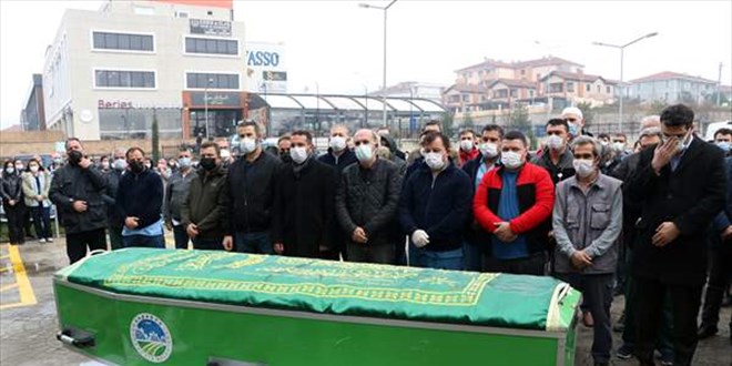 Sakarya'da Kovid-19 tedavisi gören diş hekimi hayatını kaybetti