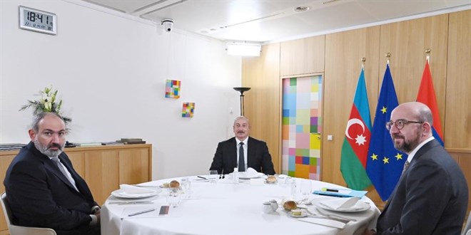 Azerbaycan, Ermenistan ve AB arasındaki toplantı başladı