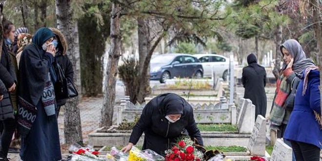 Başak Cengiz'i doğum gününde ailesi ve yakınları mezarı başında andı