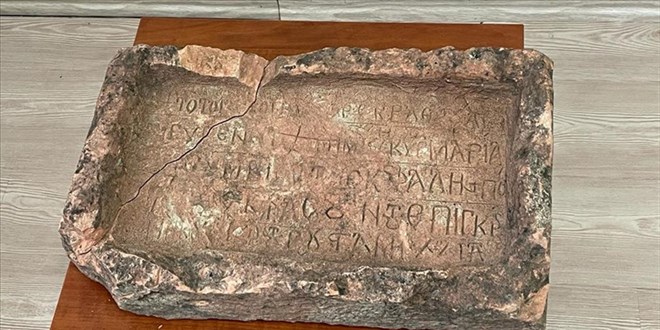 Giresun Adası'ndaki kazılarda 14. yüzyıla ait kitabe bulundu