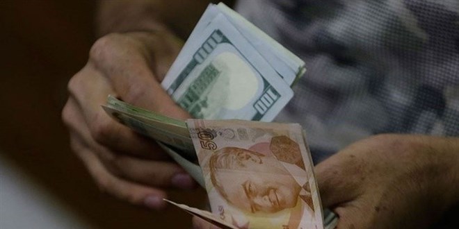 Dolar kumarbazını Türk lirası çarptı