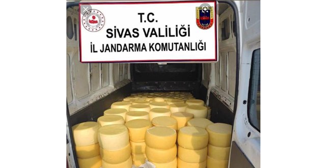 Jandarma denetiminde 2 tona yakın kaşar ele geçirildi