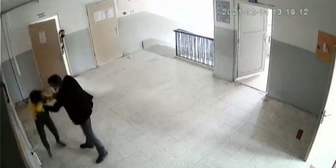 Dayakçı öğretmen suçlamaları kabul etti...Pişmanım, aileden özür diledim