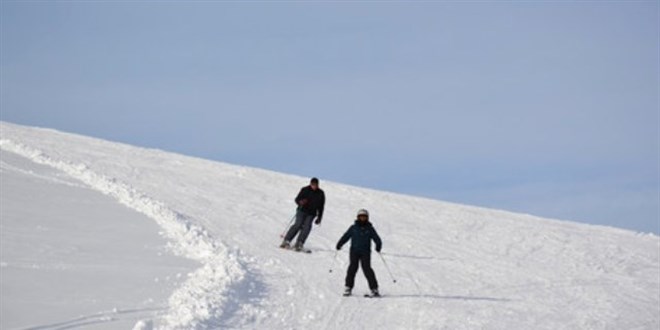 Kayak merkezlerinde en fazla kar kalnl Kartalkaya'da lld