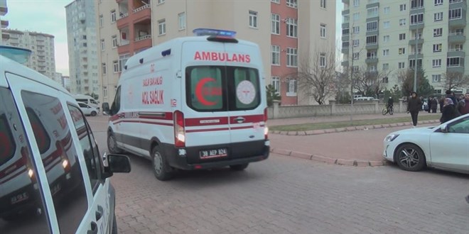 Kayseri'de 7. kattan düşen 2 kuzen yaşamını yitirdi