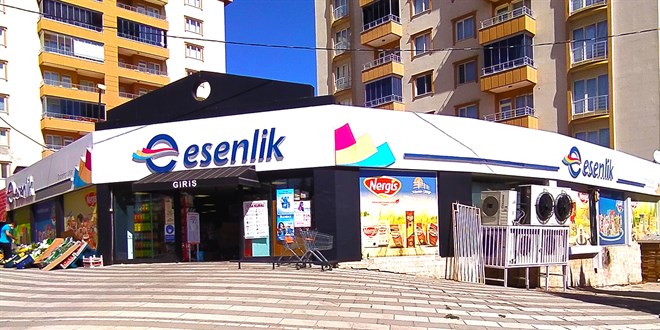 Belediyenin marketlerinde 320 kalem üründe indirim yapıldı