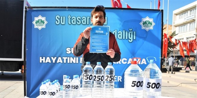 Belediye standında 5 litrelik su 500 TL'den satıldı