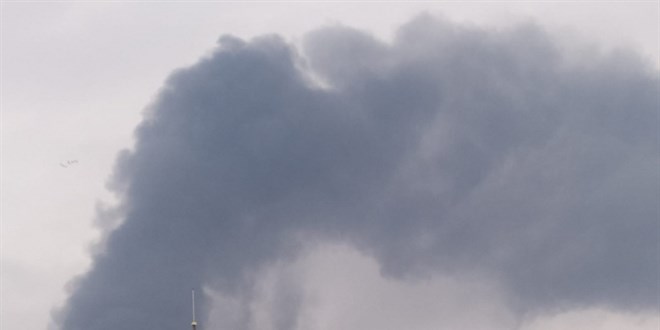 Elazığ'da inşaat alanında çıkan yangın söndürüldü