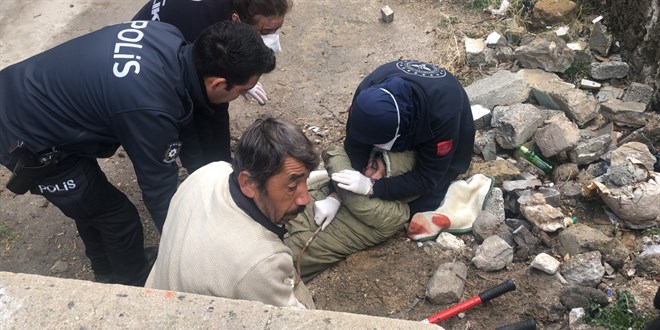 10 yaşındaki çocuğun yüzüne demir saplandı