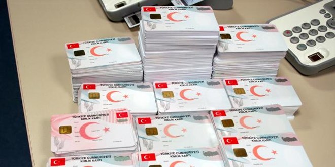 Kimlik kartına e-İmza'nın yüklenmesine 50 ilde başlanacak