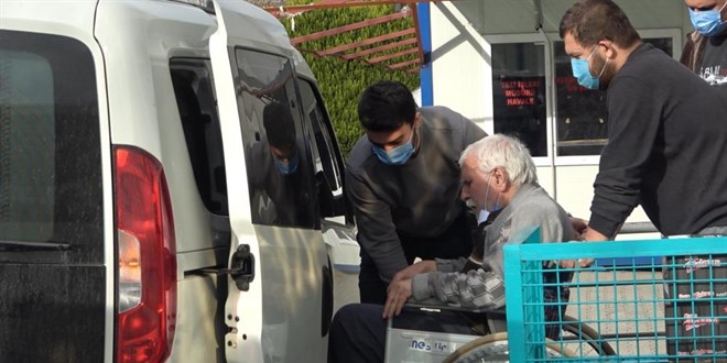 Yarım asırlık eşini öldürdü, cezaevine tekerlekli sandalyeyle gitti