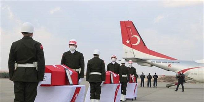 Akçakale sınır hattında şehit olan askerler memleketlerine uğurlandı