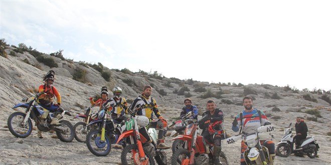 Adana'nın düşman işgalinden kurtuluşunun 100. yılında 100 motosikletle gösteri