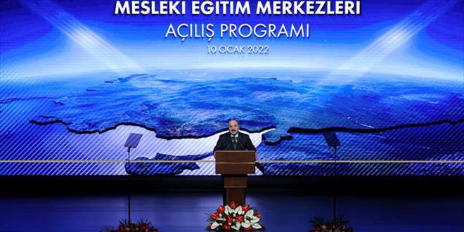Bakan Varank: Gençlerimiz arayan değil, aranan olacak