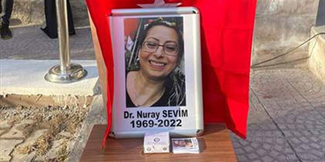 Aksaray'da korona virüse yenik düşen doktor çifte veda töreni