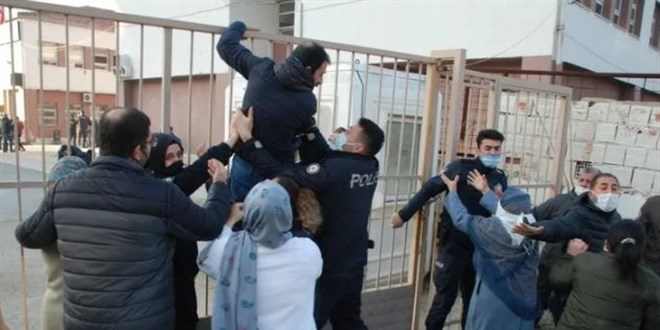 Ortaokulda taciz olayını örtbas etmeye çalışan müdür ve iki öğretmenden şikayetçi oldular