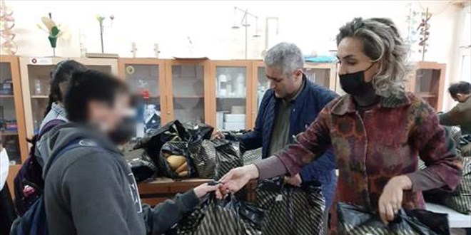 Trafik kazasında sürücü ve yaralılar, öğrencilere yardım şartıyla uzlaştı