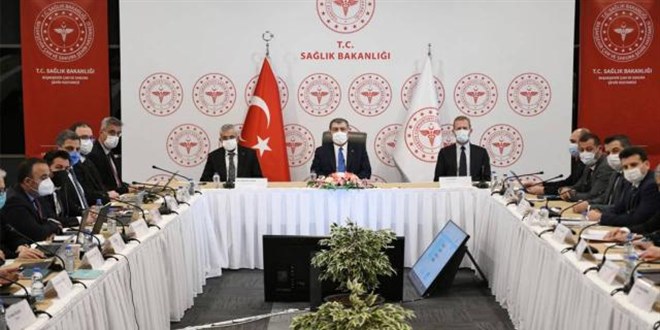 Bakan Koca uyardı: Hastaneye yatanlarda artış gözleniyor