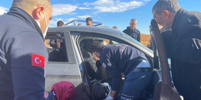 Şanlıurfa'da tır, kamyonet ve otomobil çarpıştı: 1'i asker 3 yaralı