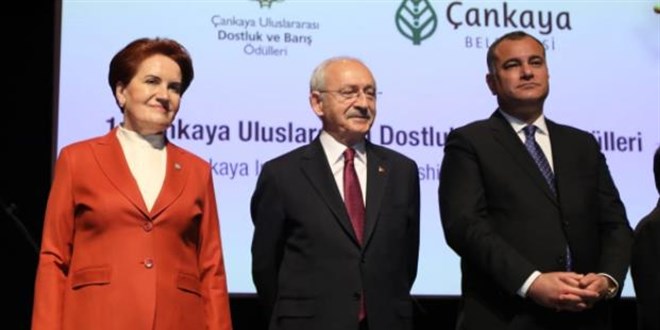 Kılıçdaroğlu: Gençler bu ülkeye de demokrasiyi getirecek