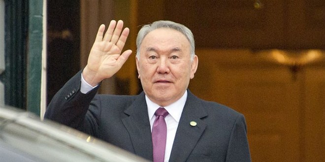 Kazakistan'da Nazarbayev'in damatları görevlerinden istifa etti